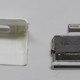 Zo ziet de Lightning adapter er van de binnenkant uit: veel lijm en chips
